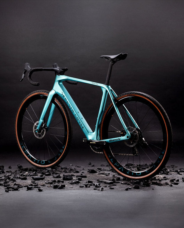 Black bike - Bianchi OLTRE RC Dura Ace Di2 53 36 – Reparto Corse SPB Tech wheels