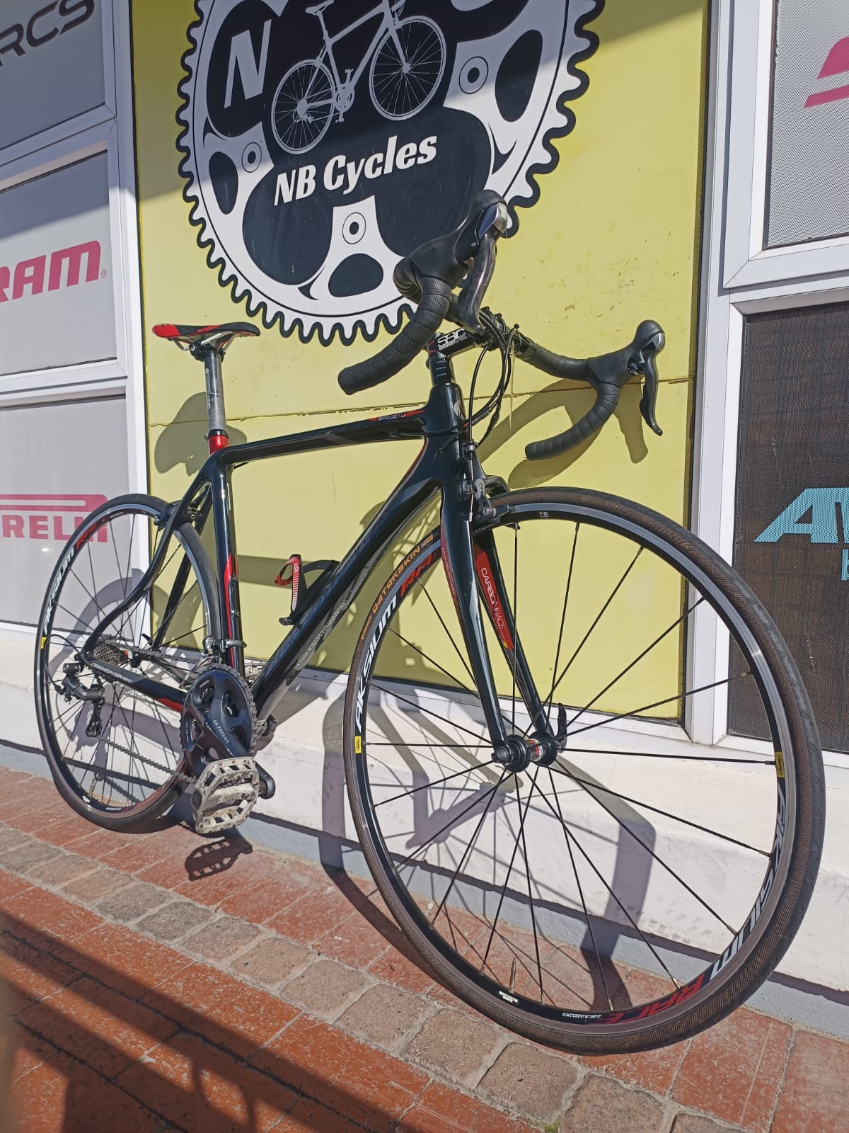 700C SILVERBACK SPACE 1.0