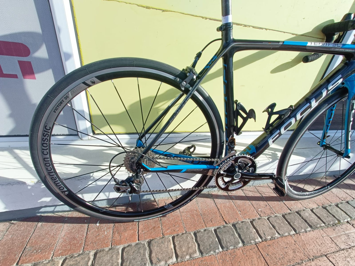 700C FOCUS IZALCO TEAM